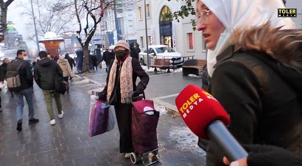 Toler Medya isimli YouTube kanalının sokak röportajı sırasında, bir kadın seçim olsa Ak Parti'ye oy vereceğini ve ekonomiden memnun olduğunu dile getirdi.