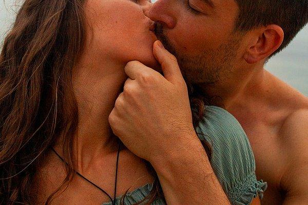 18. Birbirinize mümkün olduğunca çok sarılın, çok öpün.