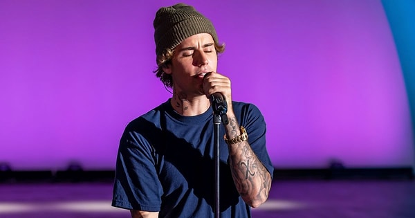 Justin Bieber'ın da cinsel istismara uğradığı geçtiğimiz gün kesinleşti. Amerika'daki müzik sektörünün karanlık yüzünün bir kez daha ortaya çıktığı bu haberle Bieber'ın henüz reşit değilken yaşadığı korkunç detaylar basına yansıdı.