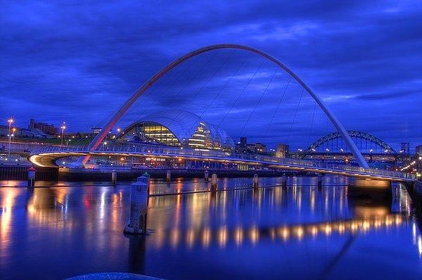 4. Gateshead Millennium Köprüsü (İngiltere)