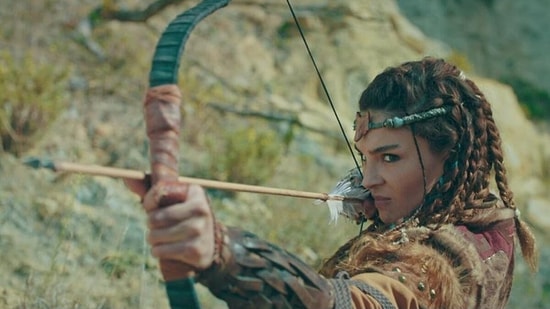 Destan Dizisinin 'Akkız'ı Ebru Şahin: ''Kim Demiş Aksiyon Erkek İşi Diye...''