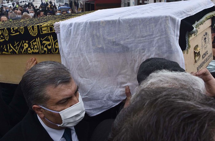 Sağlık Bakanı Fahrettin Koca'yı Yıkan Vefat Haberi! Bakan Koca Babaannesini Toprağa Verdi...