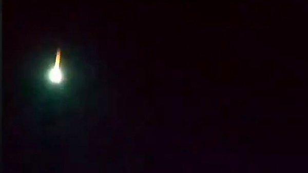 5. Türkiye Uzay Ajansı, dün gece Türkiye’nin çeşitli noktalarında yeşil ışık saçan bir meteorun görüntülendiğini açıkladı.