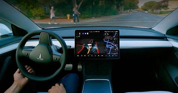 Tesla otomobiller tamamen otonom olacak.