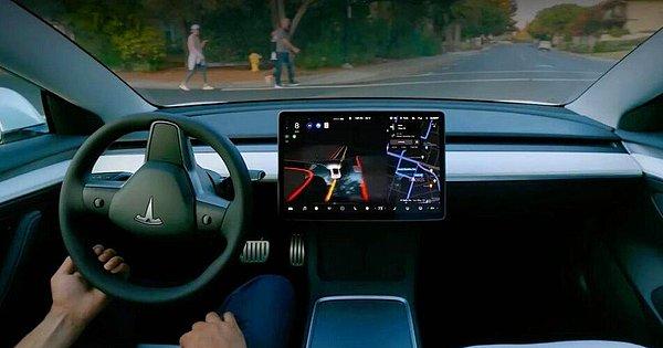 14. Tesla, Full Self-Driving (FSD) özelliğinde meydana gelen şikayetler nedeniyle 54 bin aracını geri çağırma kararı aldı.