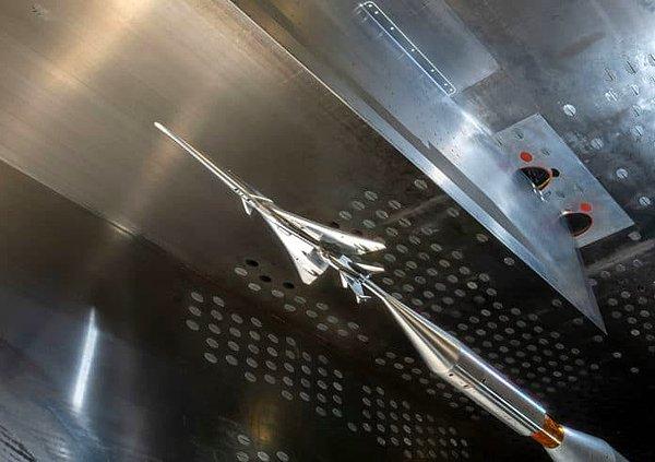 NASA tarafından X-59 Quiet SuperSonic Tecnhnology uçağı geliştiriliyor. Bu projenin mühendisleri yeni teknolojiye sahip uçağı NASA’nın Glenn süpersonik rüzgar tünelinde test etti.