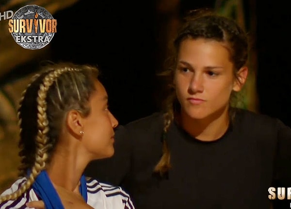 Survivor All Star 2022'de Gönüllüler takımında mücadele eden Nisa Bölükbaşı ve Evrim Keklik arasındaki gerilim gün geçtikçe artmaya devam ediyor. Geçtiğimiz günlerde Evrim'in Barış'la ilgili yaptığı yorumlarda Nisa'ya laf atması bu gerilimi ateşlemişti.