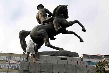 Samsun'da Tarihi Atatürk Heykeline Saldırı: Halat Bağlayıp Yıkmaya Çalıştılar