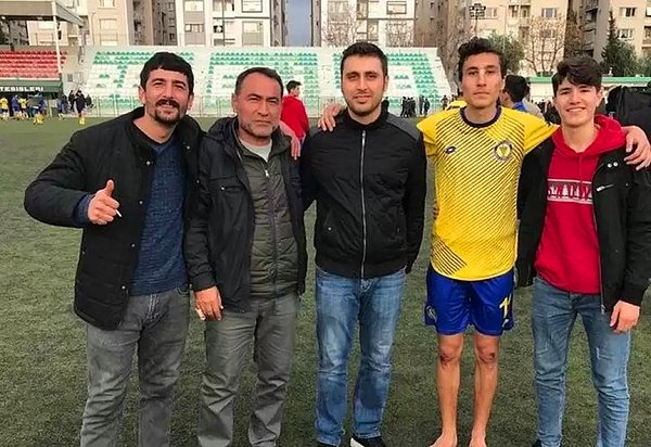 İddiaya göre futbolcu menajeri Oktay Aşlık, İzmir’de amatör olarak futbol oynayan 2004 doğumlu Kemal Mart ile Samet Odabaş'ı profesyonel yapacağını söyledi.