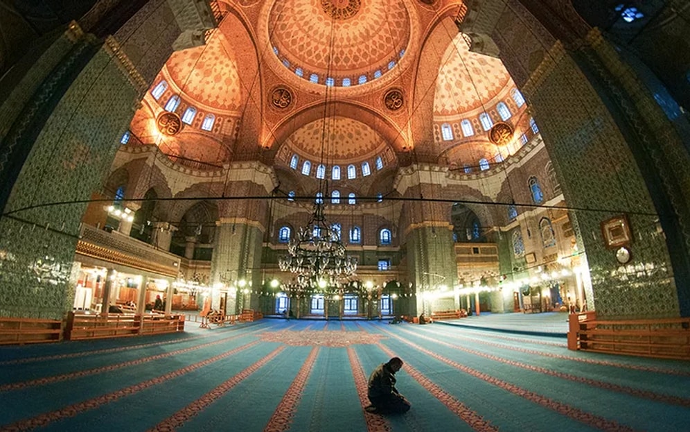 Regaip Kandili'nde Kaç Rekat Namaz Kılınır, Hangi Dualar Edilir? İşte Regaip Kandilinde Kılınacak Namaz...