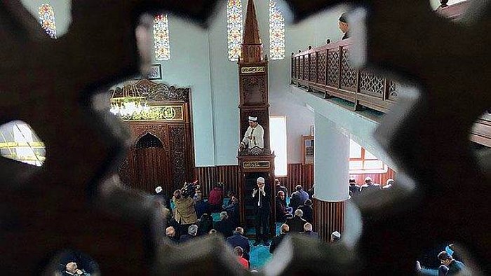 Cuma Namazı Bugün Saat Kaçta Kılınacak? İşte Diyanet İstanbul, Ankara, İzmir ve İl İl Cuma Namazı Saatleri