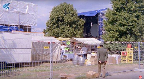 2. Kemal Sunal’ın Polizei filminde Pink Floyd’un 1988 Berlin konseri hazırlıkları görünüyor.