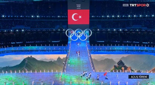 Pekin 2022 Kış Olimpiyat Oyunları Başlıyor: Ayşenur Duman ve Furkan Akar, Türk Bayrağını Birlikte Taşıdı