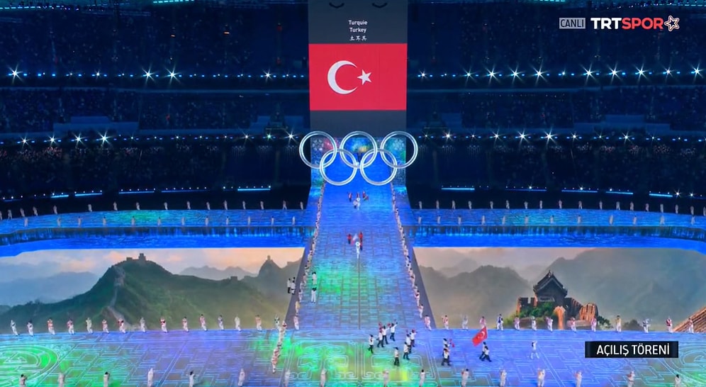 Pekin 2022 Kış Olimpiyat Oyunları Başlıyor: Ayşenur Duman ve Furkan Akar, Türk Bayrağını Birlikte Taşıdı