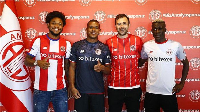 Antalyaspor, 4 Yeni Transfer İçin İmza Töreni Düzenledi