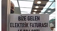 Herkesin İliğini Kurutan Zamlı Elektrik Faturalarını Artık Esnaflar Camlarına Asarak Protesto Ediyor!