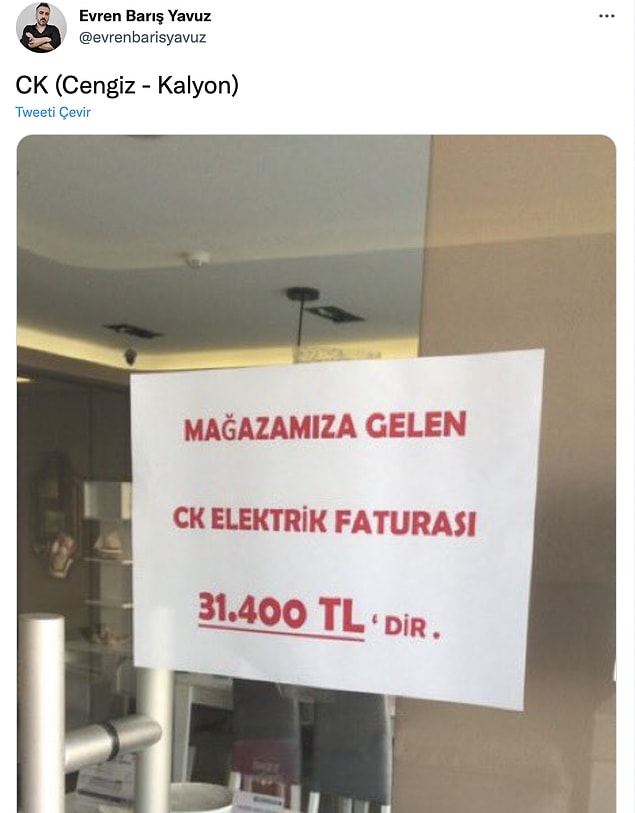 Bu yüzden de artık camlarına asarak protesto etmeye başlamışlar...
