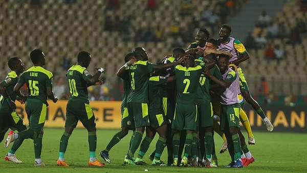 Penaltı atışlarında rakibini 4-2 mağlup eden Senegal, tarihinde ilk kez Afrika şampiyonu oldu. Senegal daha önce 2002 ve 2019 finallerini kaybetmişti.