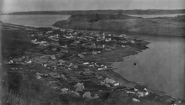 Kuzey'e taşınmaya karar veren Proenneke, önce koyun çiftliği yaptığı Oregon'a ve daha sonra da Alaska'ya taşındı.