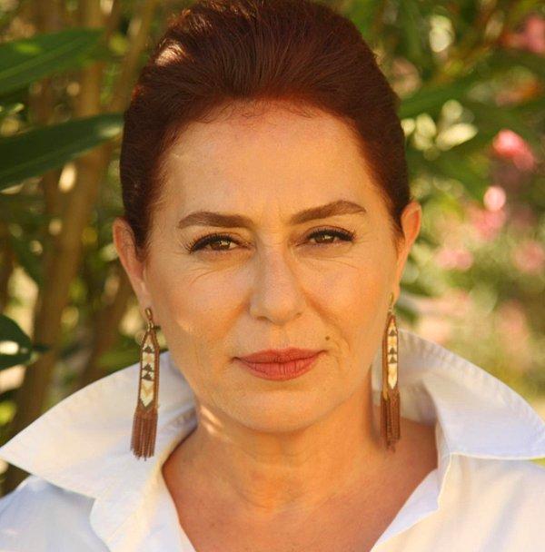 Son olarak Birsen Altuntaş'ın haberine göre usta oyuncu Nazan Kesal, Oğlum dizisinin kadrosuna katıldı. Dizide Zeynep'in (Songül Öden) annesi