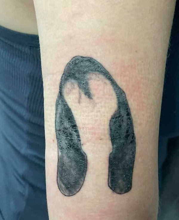 7. Бедняжка хотела только силуэт собачьих ушей