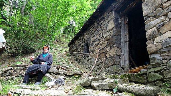 Trabzon'un Karakısrak Yaylası'nda yaşayan 'Robinson Nine' olarak tanınan Fadime Kayacı'nın hayatı belgesel oldu.