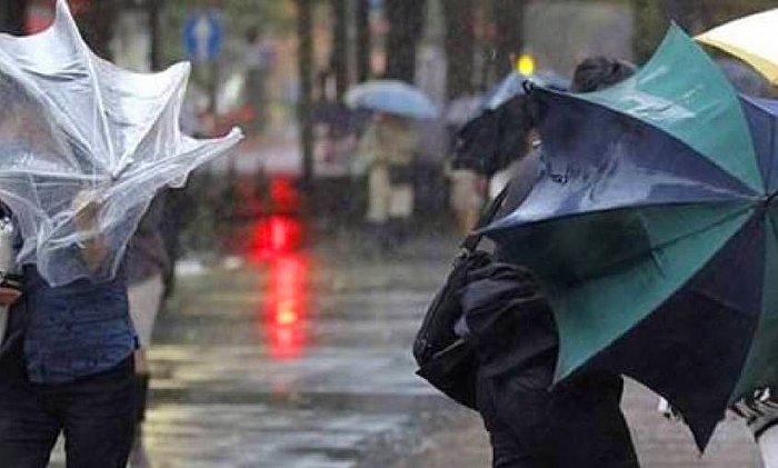 Valilikten İstanbul'a Turuncu Kodlu Uyarı! İstanbul'da Fırtına Çarşambaya Kadar Devam Edecek...