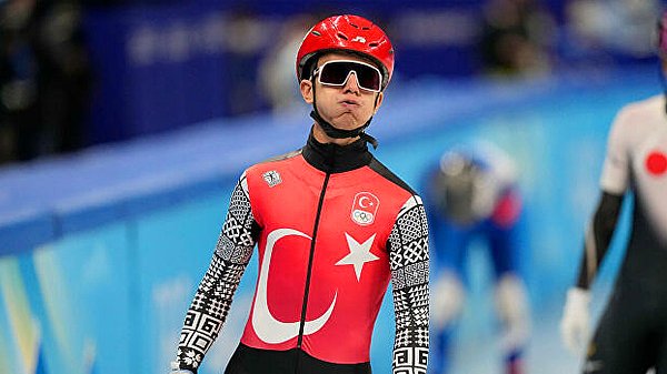 Pekin'de düzenlenen 2022 Kış Olimpiyatları'nda erkekler 1000 metre kısa kulvar sürat pateninde yarışan milli sporcu Furkan Akar, final B serisini ikinci bitirerek olimpiyatlarda altıncı oldu.