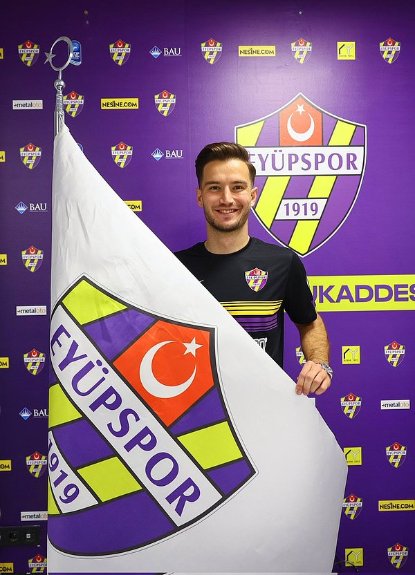 Bu sezon ligde 8, kupada 1 olmak üzere 9 kez forma giyen Oğulcan Çağlayan, satın alma opsiyonuyla birlikte Eyüpspor'un yolunu tuttu.
