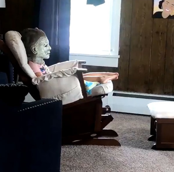 4. Просила свою дочь снять эту маску на протяжении 3 часов, но она не слушалась