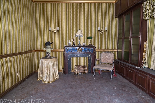 Комната внизу