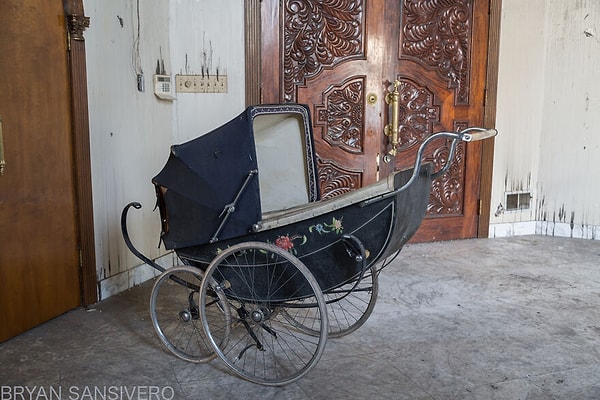 Старинная коляска