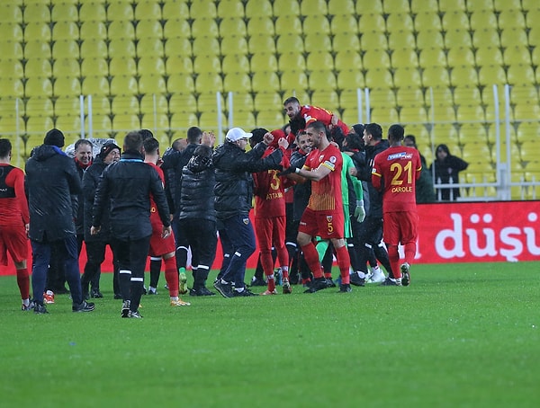 Karşılaşmayı 1-0 kazanan konuk ekip, adını çeyrek finale yazdıran taraf oldu.