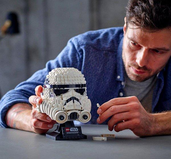 1. Yoğun hayatınıza bir ara verin ve LEGO Star Wars Stormtrooper Kaskı'nı yapmanın keyfini çıkarın!