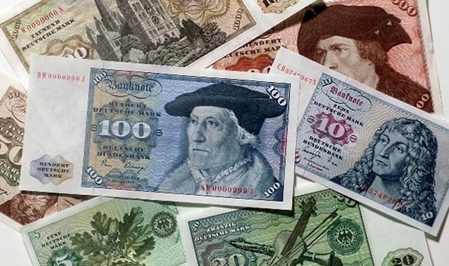 Döviz konusu bu kadar gündemimizde yoktu çünkü Dolar'ın ya da Mark'ın TL karşısındaki değerini konuşmaya gerek duymazdık.