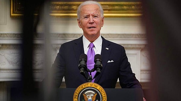 Yerli üretimle ilgili yaptığı konuşmada "2021'den beri şirketler burada, Amerika'da yerli üretime 200 milyar dolardan fazla yatırım açıkladı" diyen Biden,  "Yeni elektrikli araç üretimiyle kapsamlarını genişleten GM ve Ford gibi ikonik şirketlerden ülkemizin en büyük elektrikli araç imalatçısı Tesla'ya dek..." ifadesini kullandı.