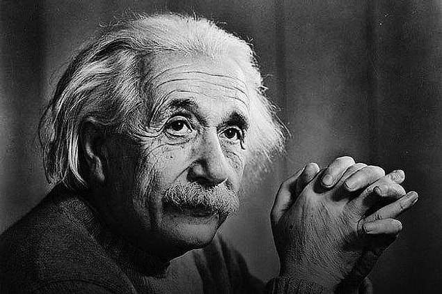 18. İsrail ilk kurulduğunda, Albert Einstein'a başkanlık teklif edilmiştir ancak Einstein reddetmiştir.