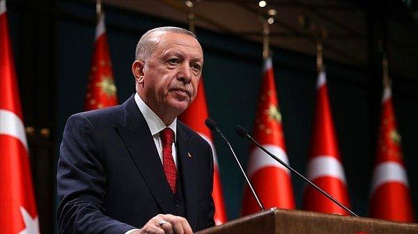 8. Sabah yazarı Şebnem Bursalı, MHP lideri Devlet Bahçeli'nin AKP'li Cumhurbaşkanı Recep Tayyip Erdoğan'ın üçüncü kez cumhurbaşkanı adaylığına yönelik "yasal düzenleme yapmaya var gücümüzle çalışırız" çıkışının Erdoğan'ın 2028 seçimlerinde adaylığının da önünü açabileceğini savundu.