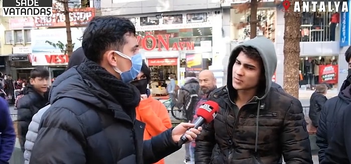 Sokak Röportajında 'Bu Yaşlılar Çok Cahil' Derken Söyledikleriyle Asıl Cahilin Kendi Olduğunu Gösteren Genç