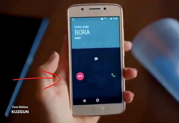 3. Kuzgun'da Burcu Biricik'in oynadığı karakter Dila, telefonu sola kaydırarak açıyor. Aslında açmak yerine kapatıyor. :)