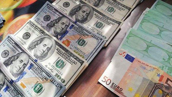 Dolar ve Euro'da karışık yatay seyir sürüyor