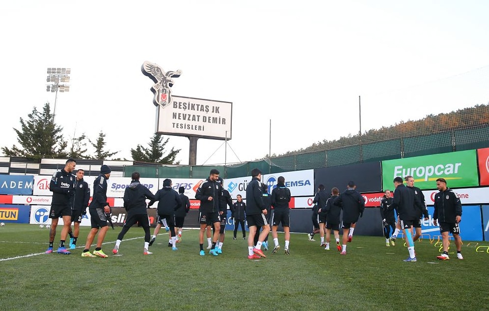 Beşiktaş'ta Kadro Dışı Kalan Futbolcuların Maliyeti Süper Lig'deki 15 Takımın Bütçesinden Daha Fazla!