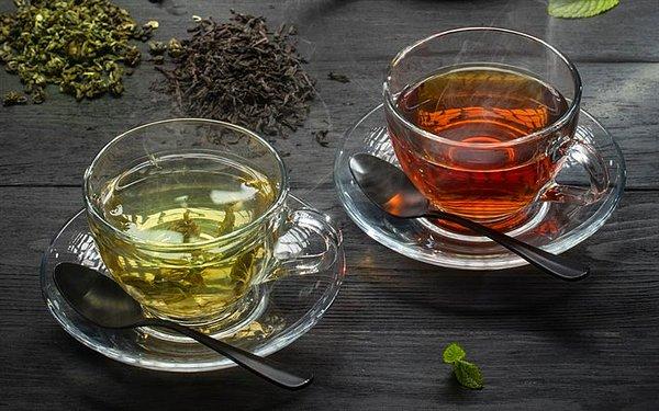 12. Yeşil çay ve siyah çay aslında aynı bitkiden gelir.