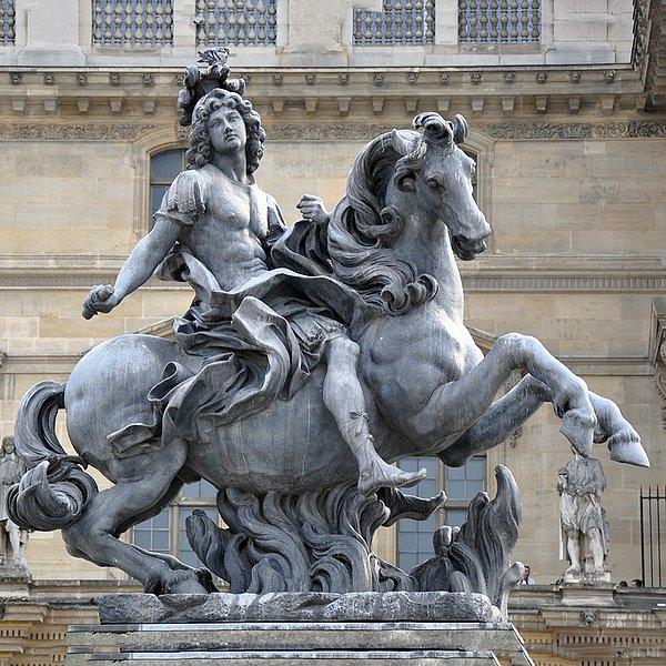 17. Roma heykellerinin kafaları takıp çıkartılabilir.