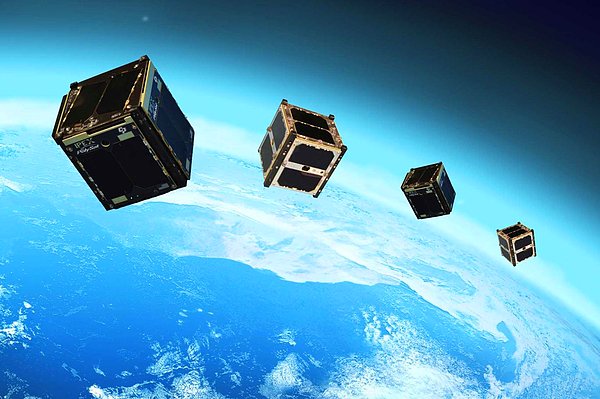 Fırlatmayı yorumlayan bir kişi yüklerin sonuç olarak yörüngeye ulaşmadığını doğruladı. Çeşitli boyutlarda üretilen küçük CubeSats uydularında, standart "birim" yani 1 ila 1,33 kilogram ağırlığındaki 10 santimetrelik bir küp temel alınıyor.