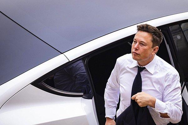 1. ABD'nin Florida eyaletinde meydana gelen bir kazada 18 yaşındaki Tesla sürücüsü ve arkadaşı hayatını kaybetti. Ailenin Tesla'ya açtığı ihmal sonucu ölüme sebebiyet verme davasında Elon Musk'ın şimdiye kadar hiç dile getirmediği konu ilk kez ortaya çıktı.