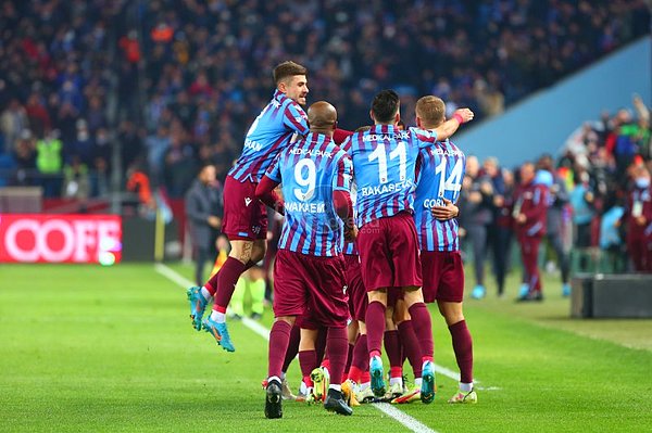Hamsik Trabzonspor ilk 11'inde yer almadı.