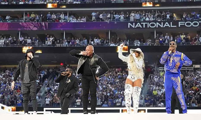 Eminem, Snoop Dogg, Mary J. Blige, Kendrick Lamar ve Dr. Dre’den Super Bowl Devre Arasında Muhteşem Sahne Şovu