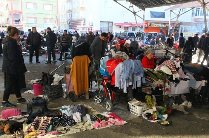 Bit Pazarına Nur Yağdı! Tarz 'Vintage' Oldu: Kriz Vatandaşı İkinci El Pazarlara Yöneltti