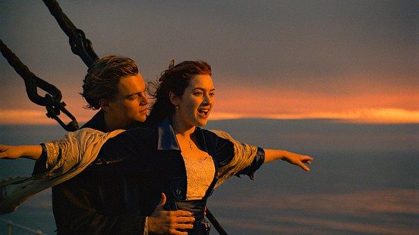 21. Kate Winslet ve Leonardo DiCaprio — Titanic (1997)
